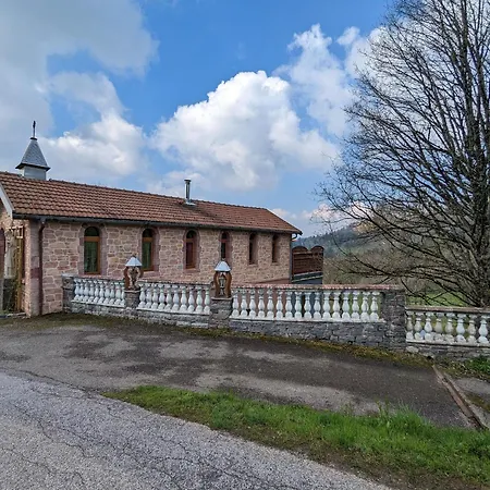 Country house Ancienne Chapelle Amenagee En Independant Avec Terrasse Et Cheminee Saulxures-sur-Moselotte