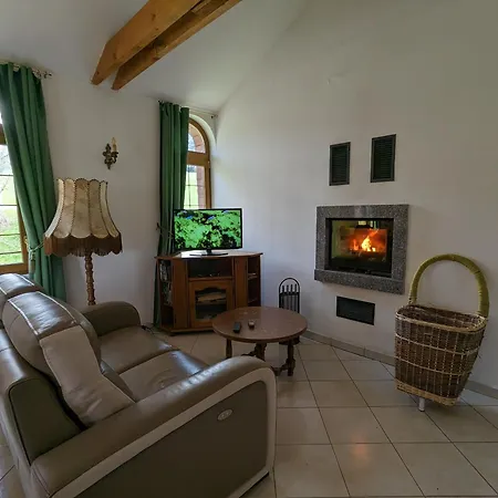 Ancienne Chapelle Amenagee En Independant Avec Terrasse Et Cheminee - Fr-1-589-463 Holiday home