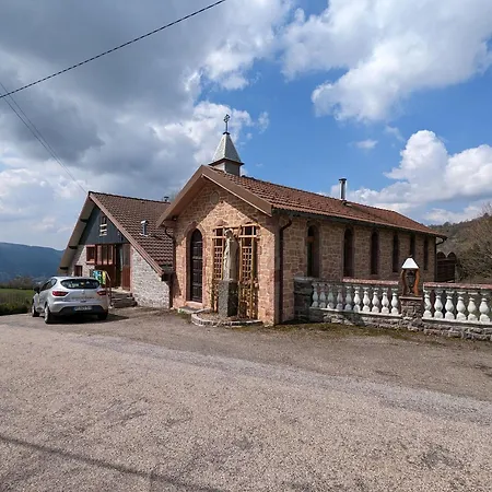 Country house Ancienne Chapelle Amenagee En Independant Avec Terrasse Et Cheminee *